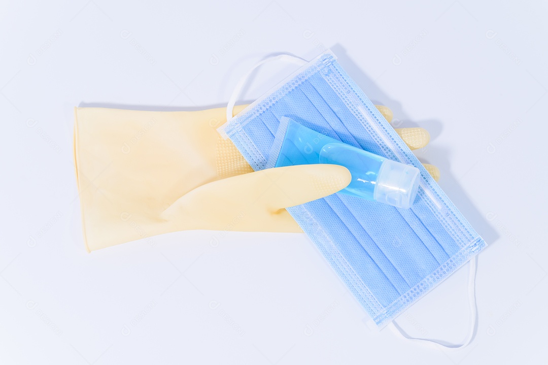 Luvas sanitárias e gel de álcool com fundo branco