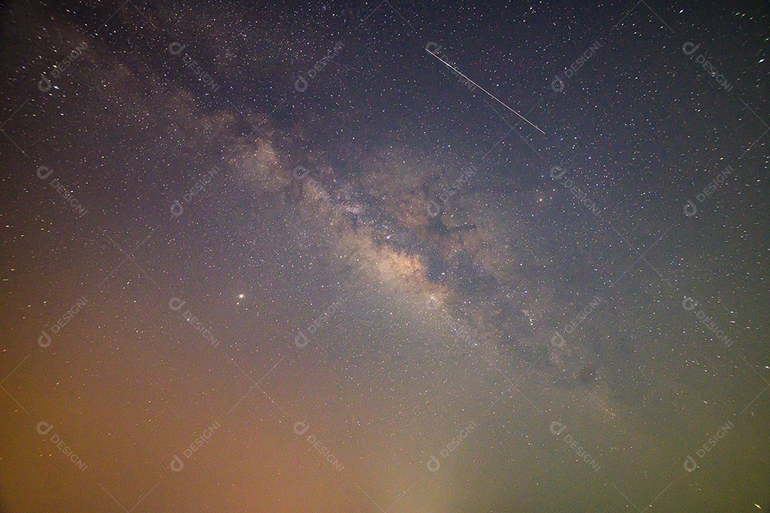 Fundo do céu e estrelas à noite