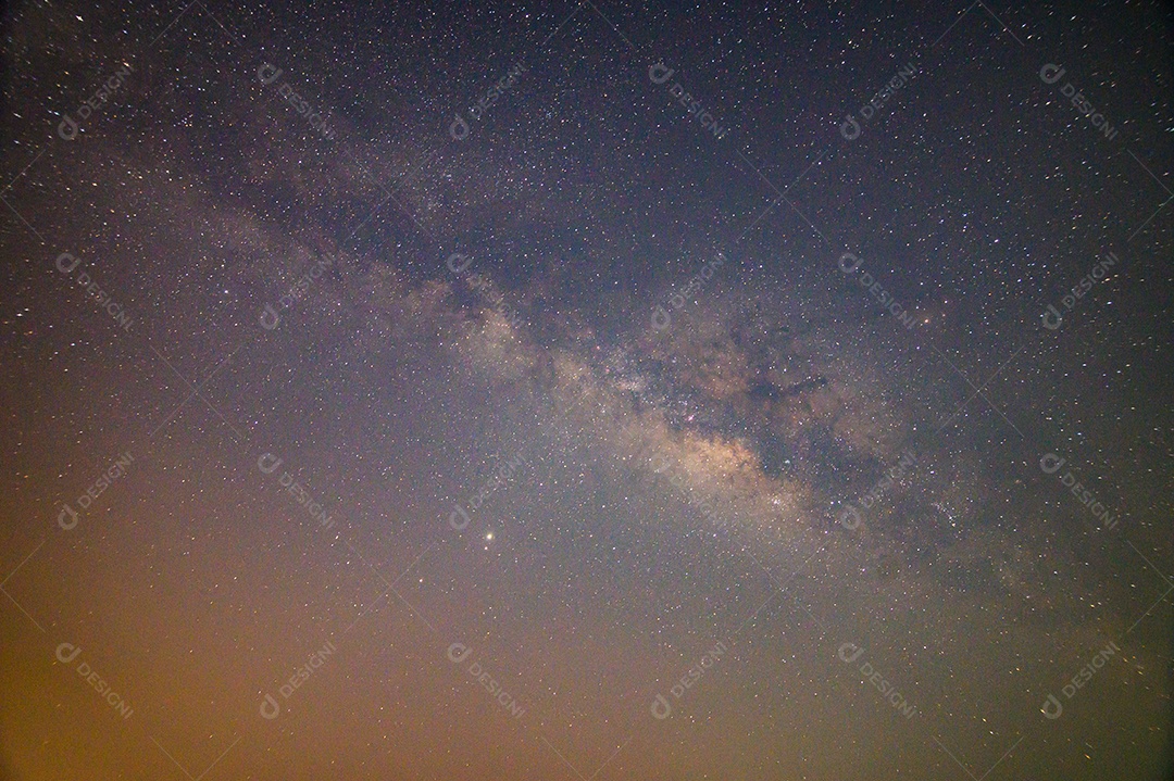 Fundo do céu e estrelas à noite