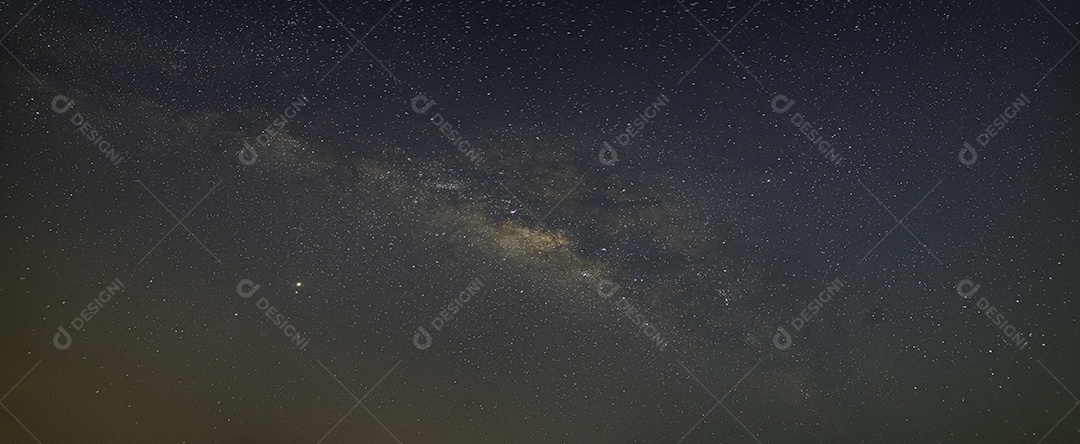 Fundo do céu e estrelas à noite