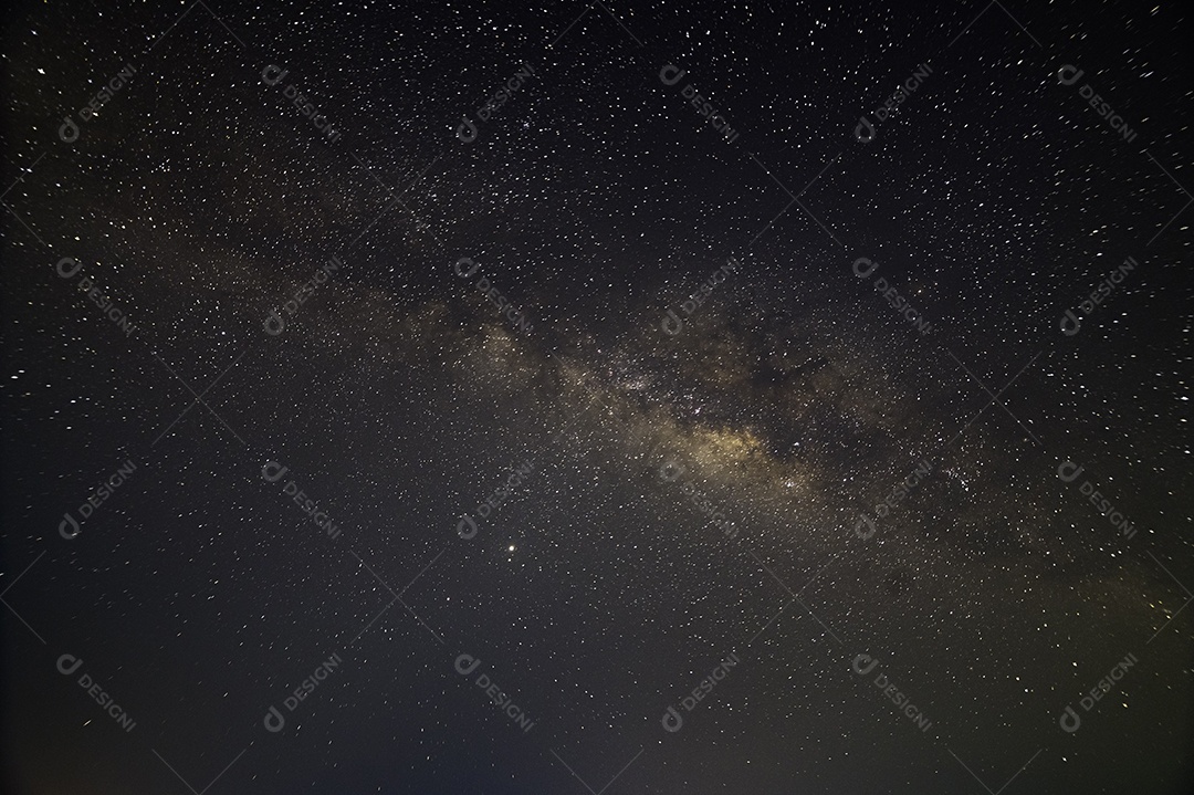 Fundo do céu e estrelas à noite