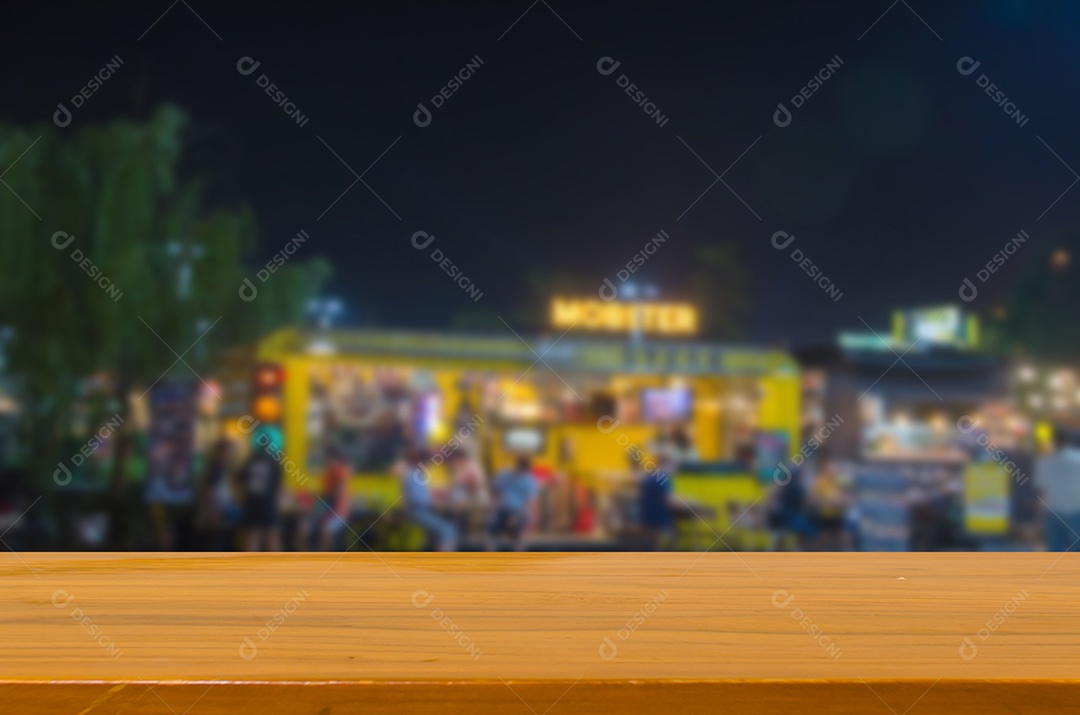 Mesa superior de madeira Resumo Festival food truck.as background, tom vintage. Pode ser usado para exibir ou montar seus produtos.