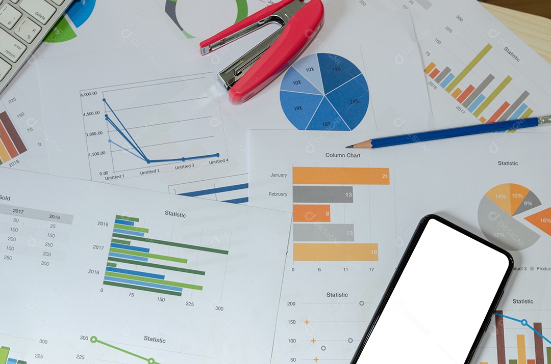 Finanças empresariais, contabilidade, estatística e conceito de pesquisa analítica na mesa.