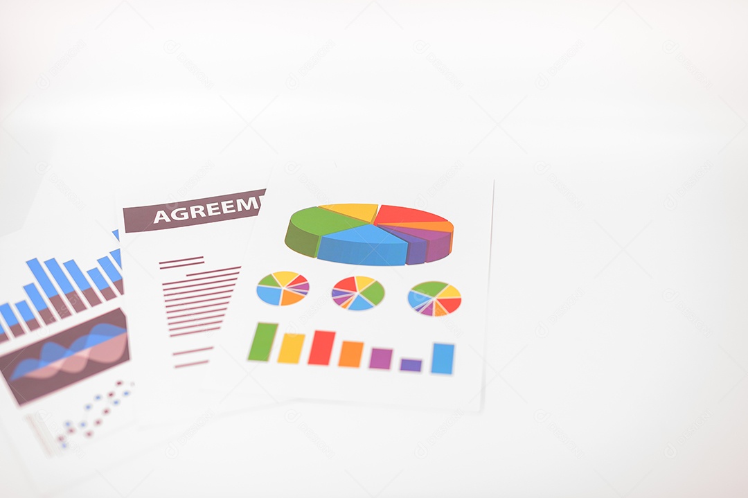 Papel de documento comercial colocado em uma cena branca