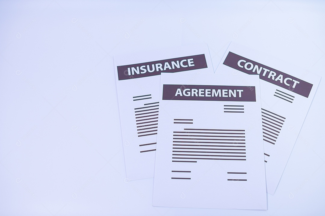 Papel de documento comercial colocado em uma cena branca