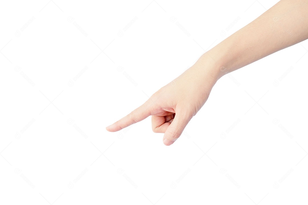 Mão da mulher asiática é estendida e aponta algo isolado no fundo branco