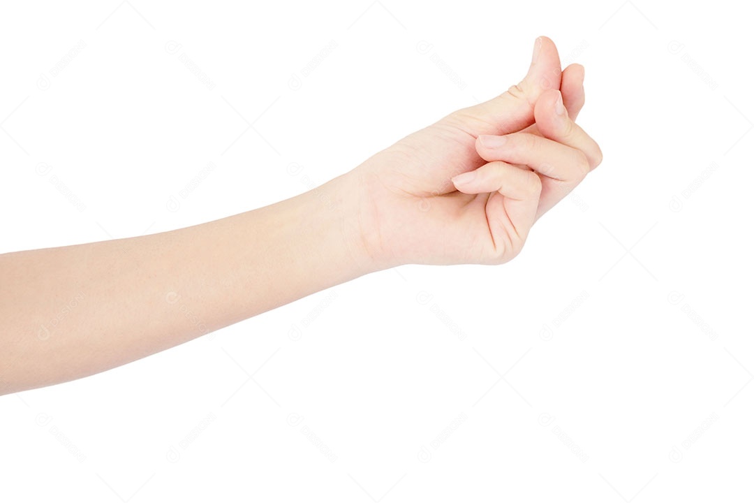 Mão da mulher asiática mostra o gesto que mini coração isolado no fundo branco