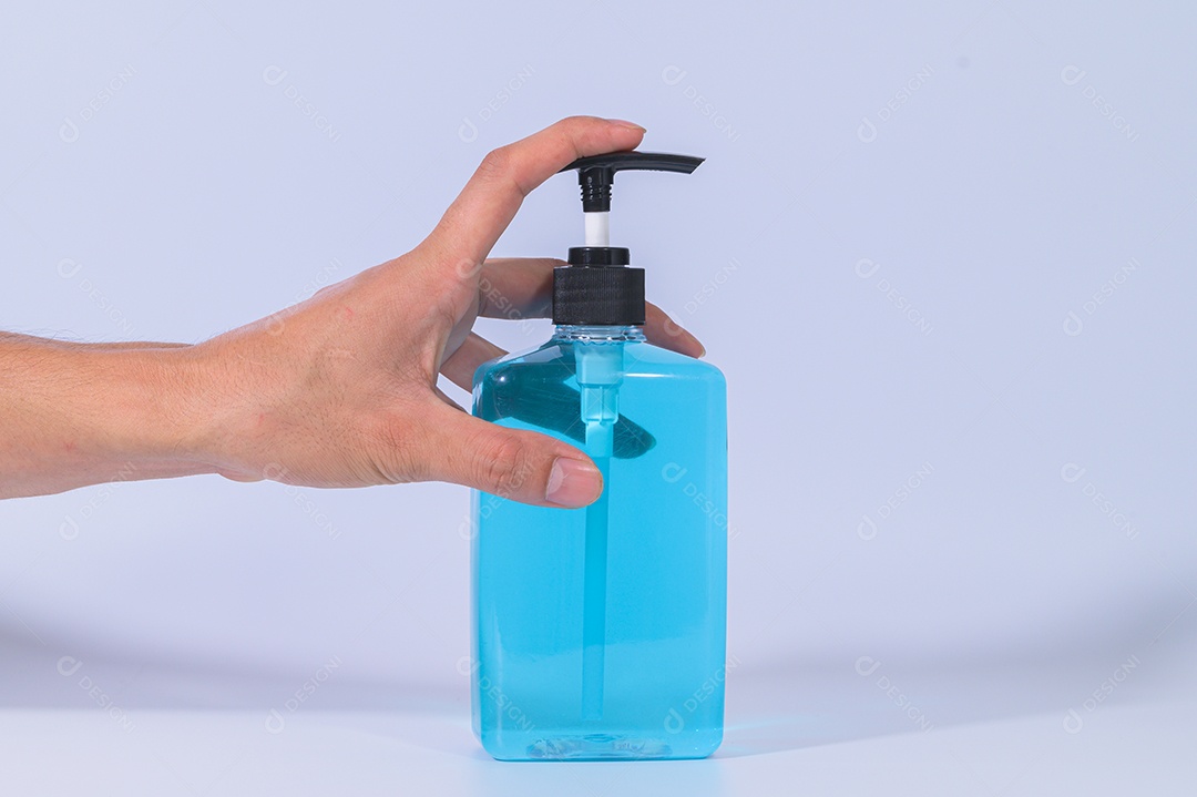Álcool gel para lavar as mãos, proteger o coronavírus ou o covid 19