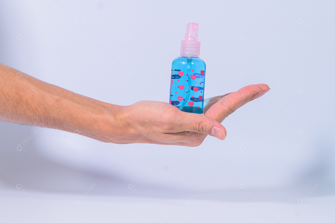 Álcool gel para lavar as mãos, proteger o coronavírus ou o covid 19