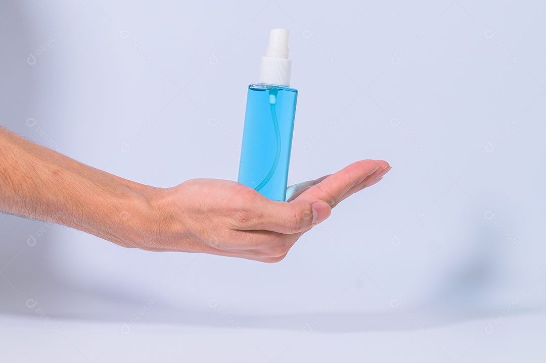Álcool gel para lavar as mãos, proteger o coronavírus ou o covid 19