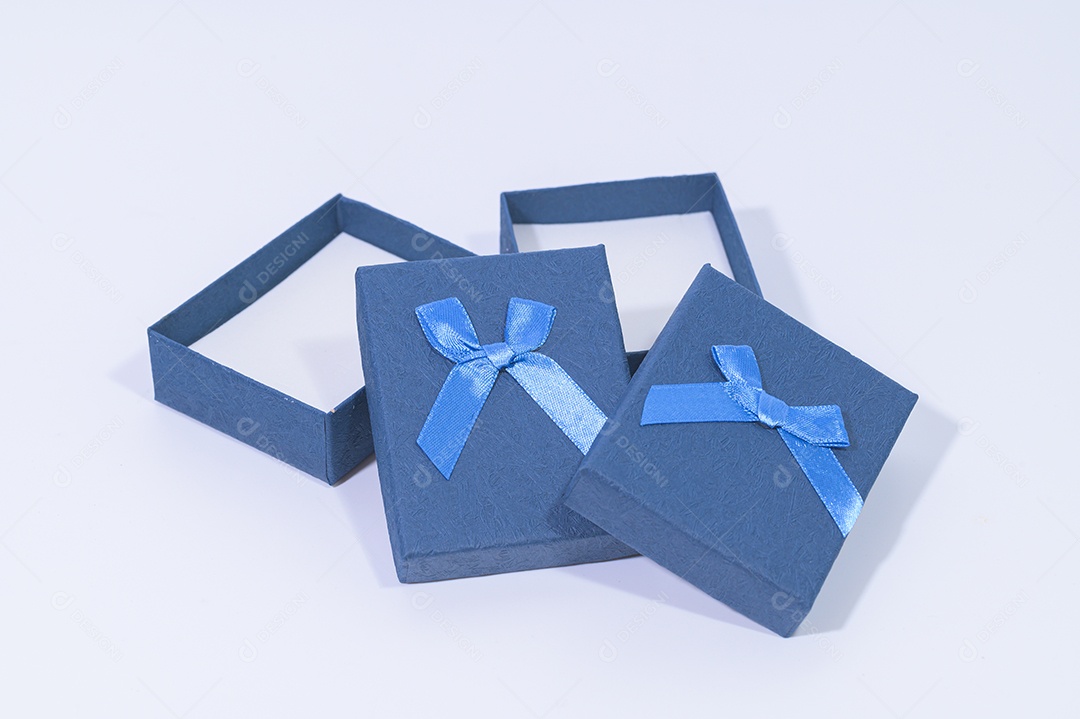 Coleção de caixa de presente no fundo branco