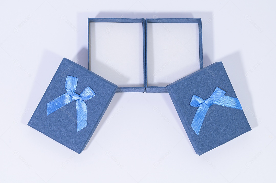 Coleção de caixa de presente no fundo branco