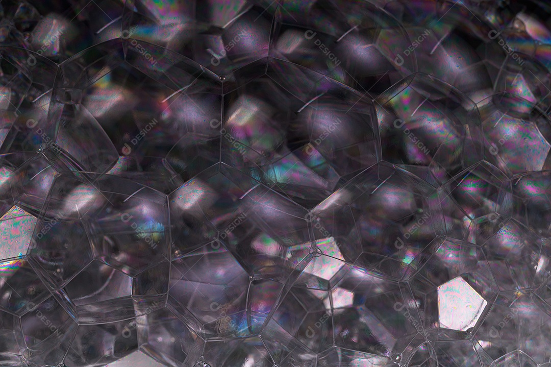 Arco-íris em uma bolha de fundo preto