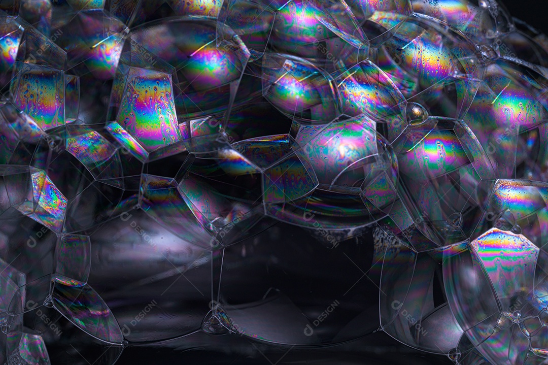 Arco-íris em uma bolha de fundo preto