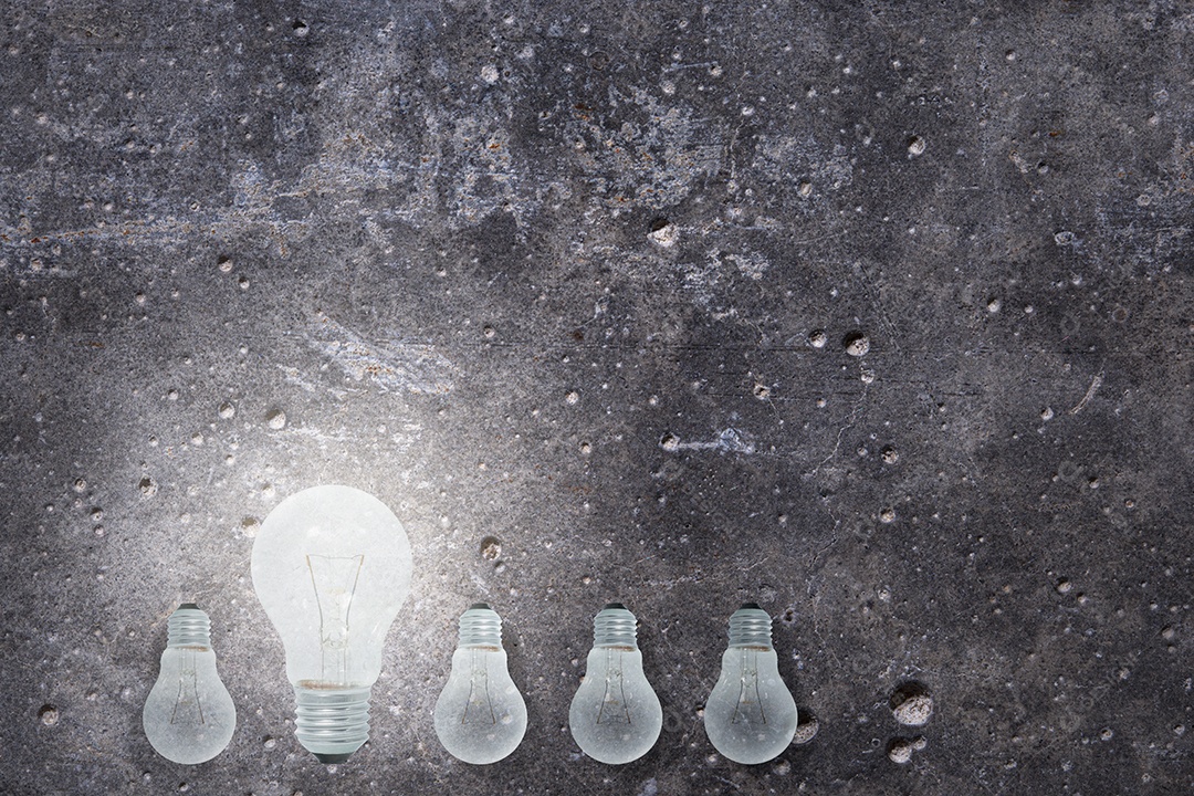 Fundo de cimento cinza conceito de lâmpadas