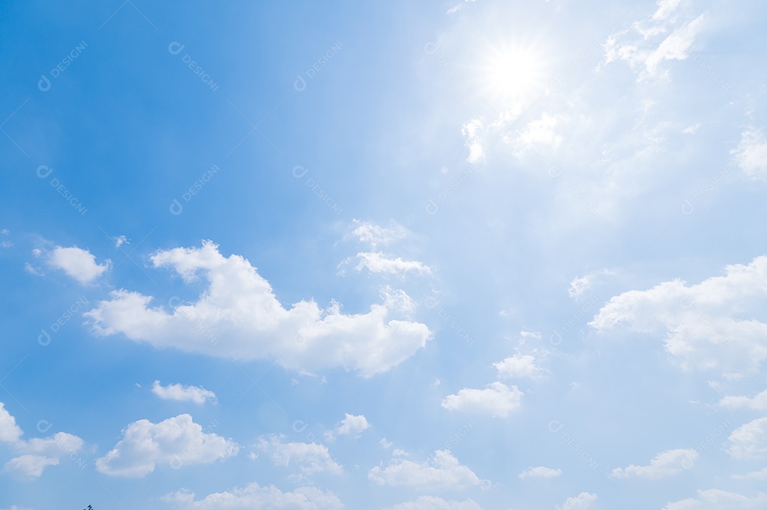 Linda paisagem de céu nublado sol