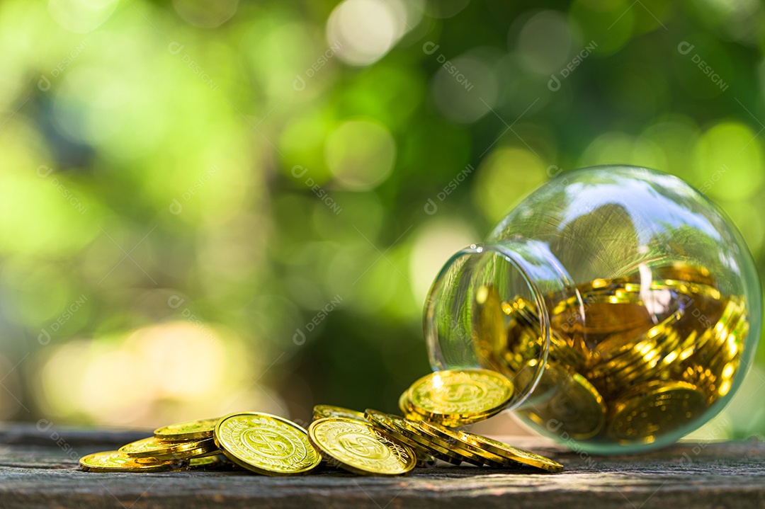 Economizando dinheiro conceito e economize dinheiro para apoiar tudo na vida