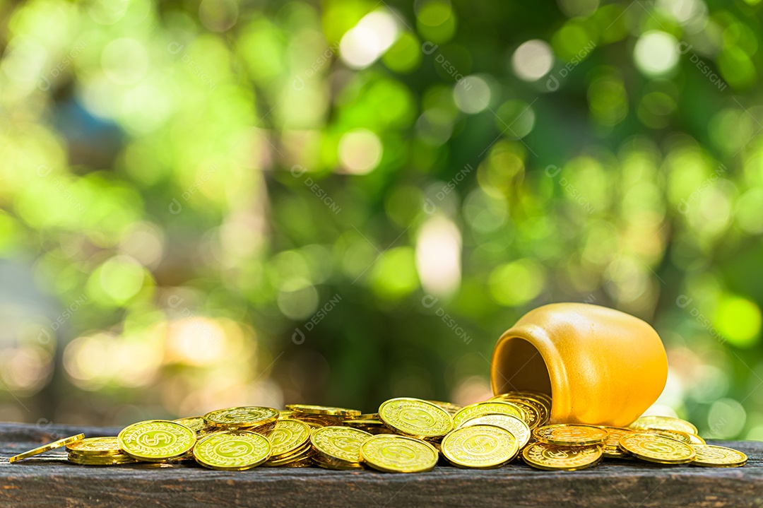 Economizando dinheiro conceito e economize dinheiro para apoiar tudo na vida