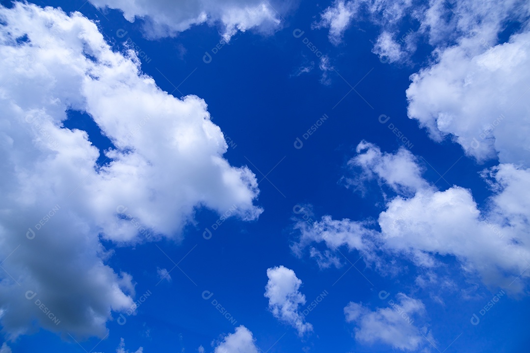 Céu diurno e fundo de nuvens