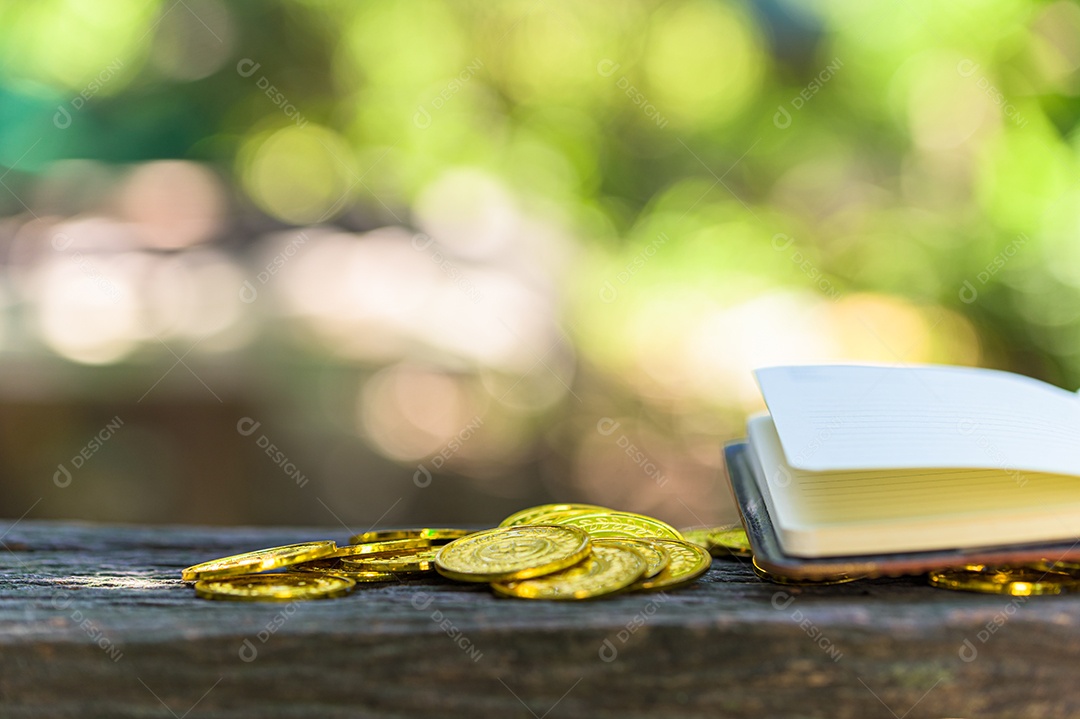 Economizando dinheiro conceito e economize dinheiro para apoiar tudo na vida