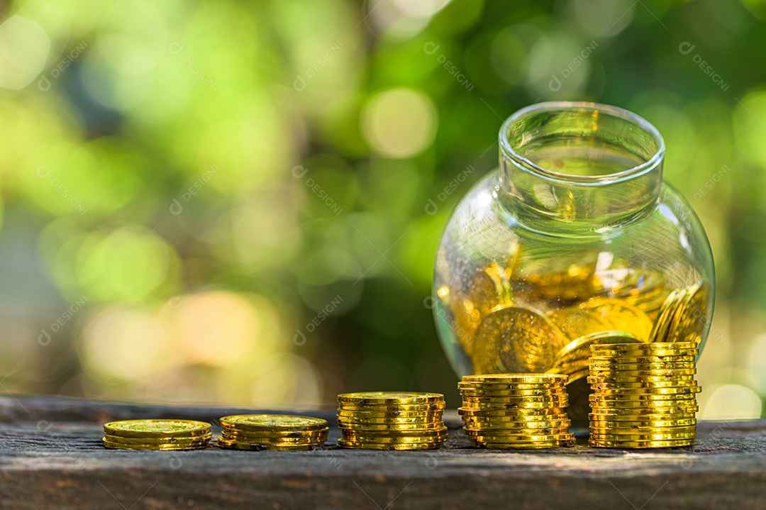 Economizando dinheiro conceito e economize dinheiro para apoiar tudo na vida