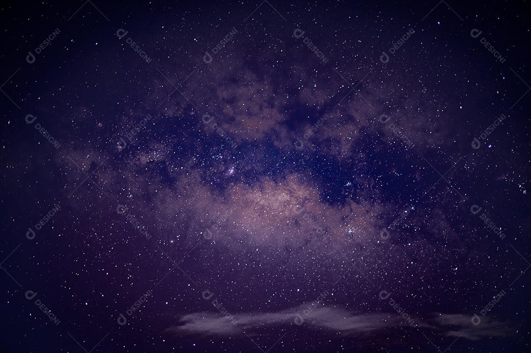 A via láctea e as estrelas à noite