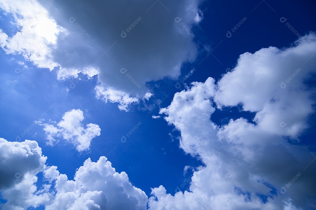 Céu diurno e fundo de nuvens