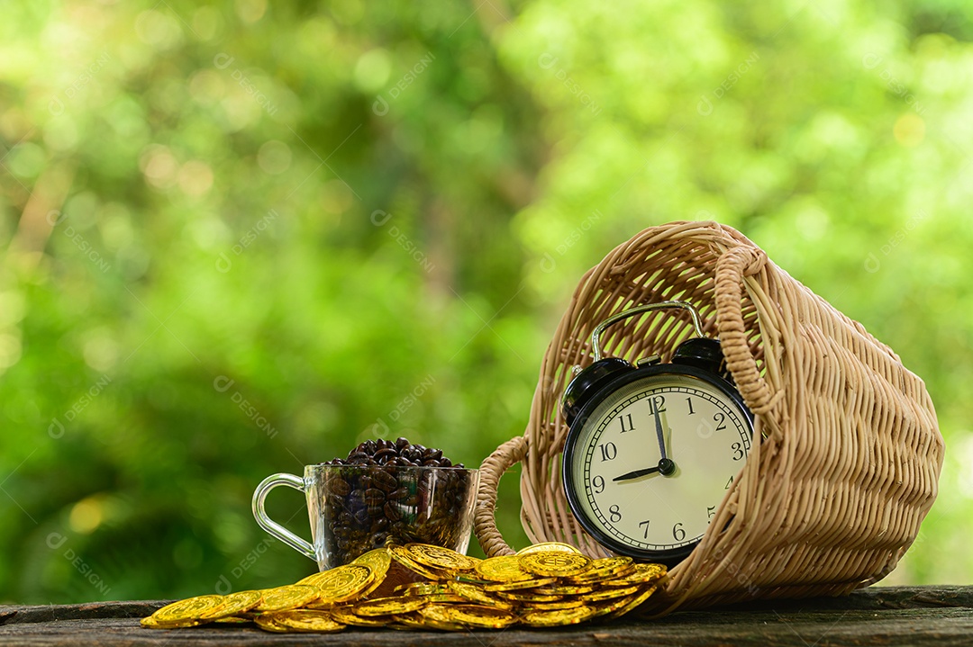 Conceito de economia de dinheiro Desfoque verde bokeh de fundo