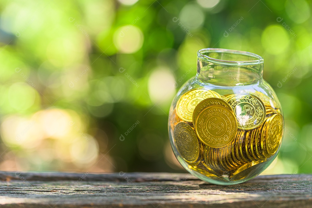 Economizando dinheiro conceito e economize dinheiro para apoiar tudo na vida