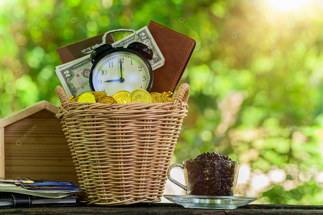 Conceito de economia de dinheiro Desfoque verde bokeh de fundo