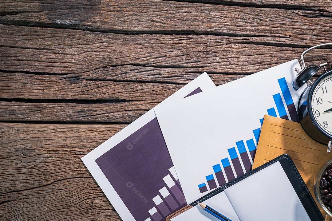 Documento de gráfico de crescimento de negócios colocado na vista superior da mesa