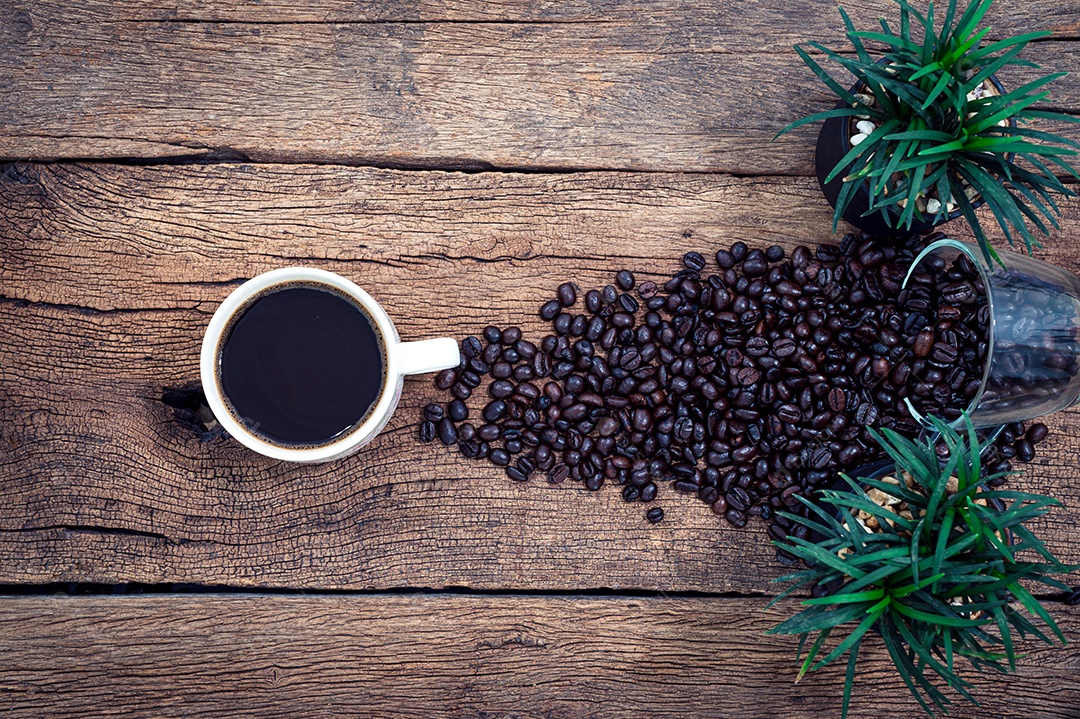 Xícara de café na mesa, vista superior