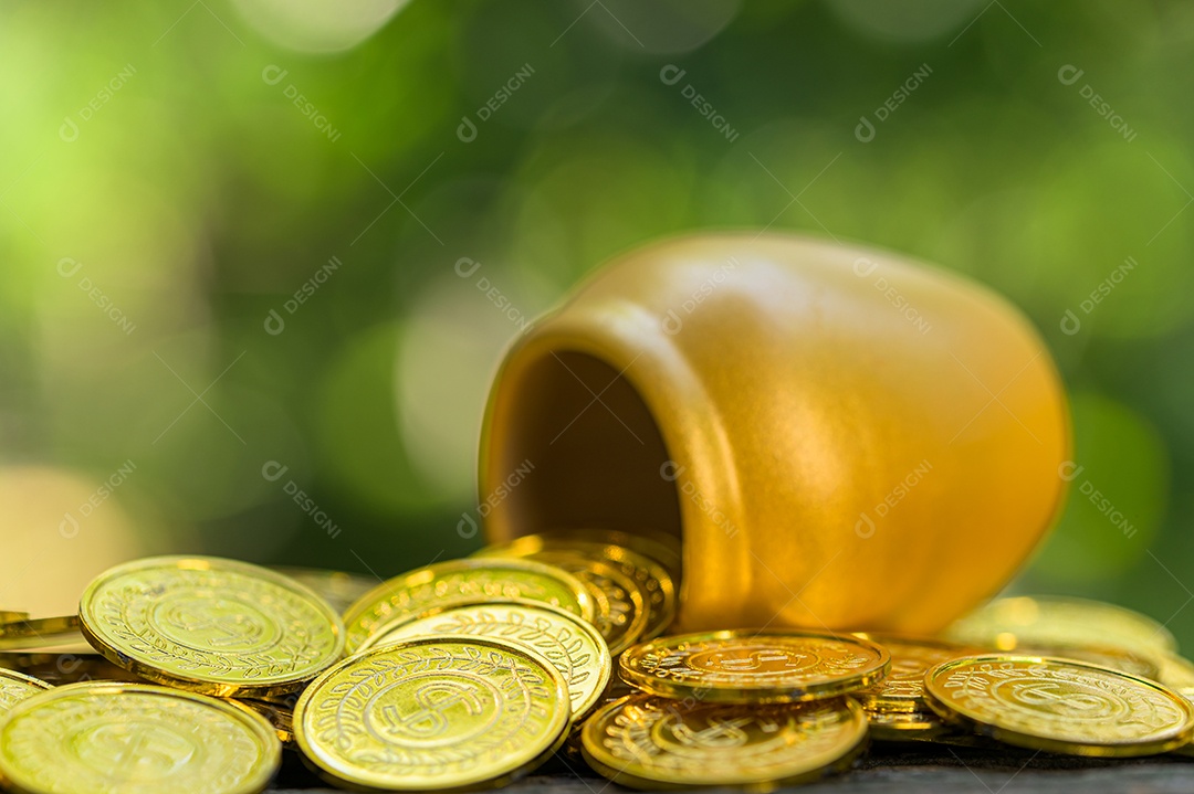 Economizando dinheiro conceito e economize dinheiro para apoiar tudo na vida