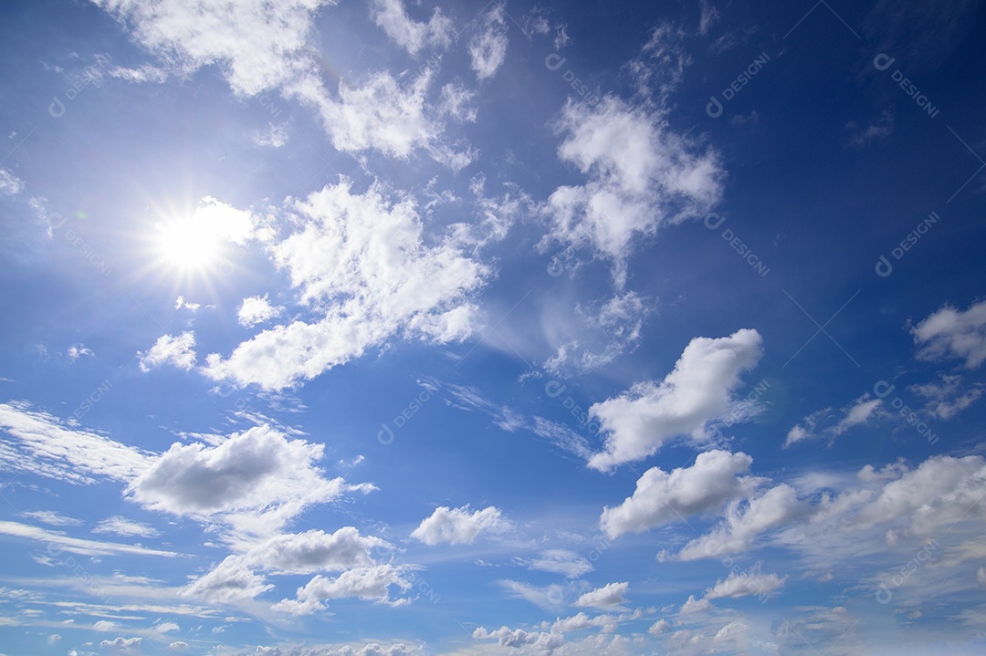 Céu e nuvens durante o dia