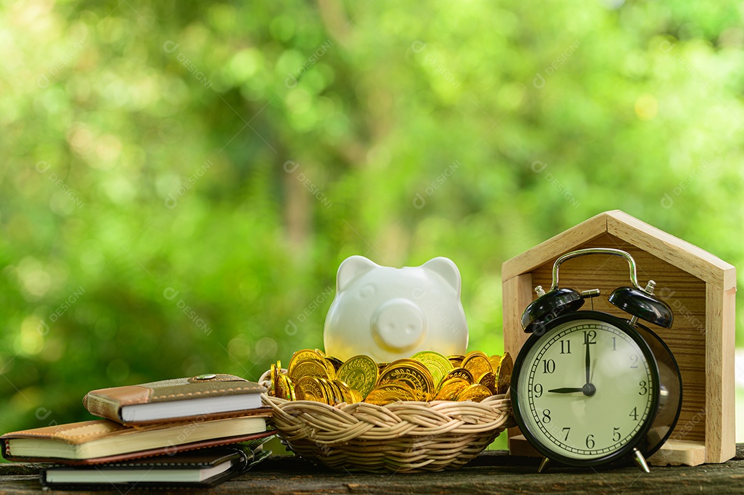 Conceito de economia de dinheiro Desfoque verde bokeh de fundo