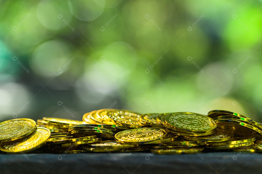 Economizando dinheiro conceito e economize dinheiro para apoiar tudo na vida