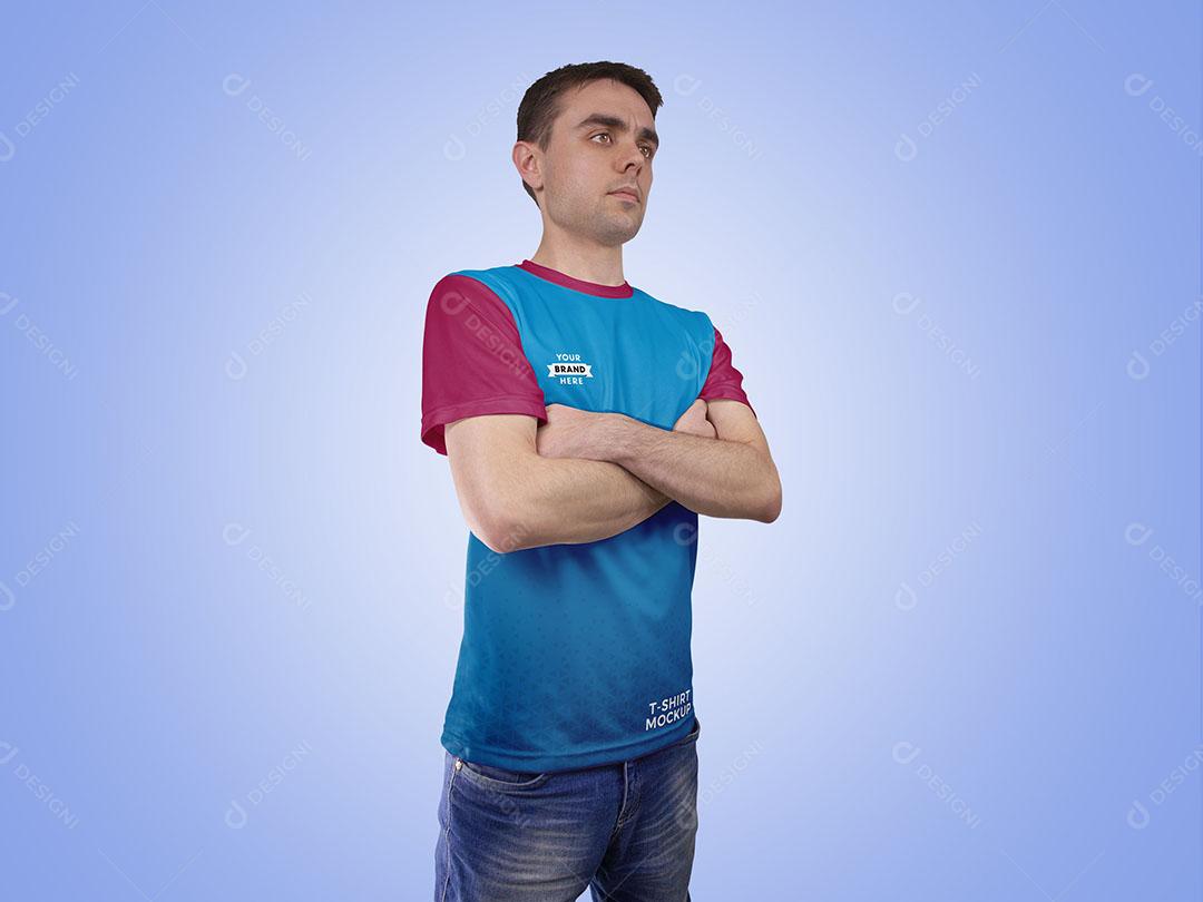 Camiseta Mockup em Homem PSD