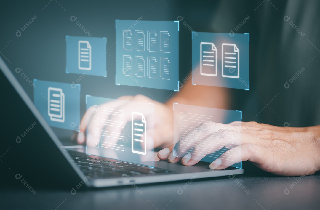 Empresário gerencia bancos de dados de documentos corporativos por meio