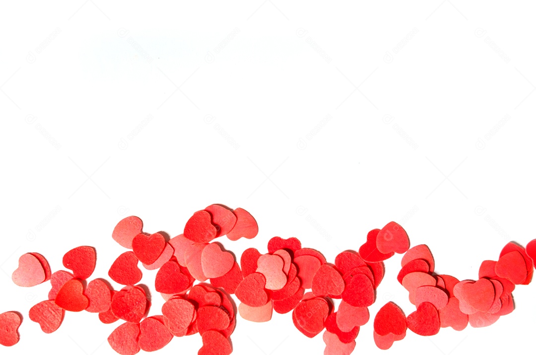 Coração vermelho em um fundo branco. Dia dos Namorados