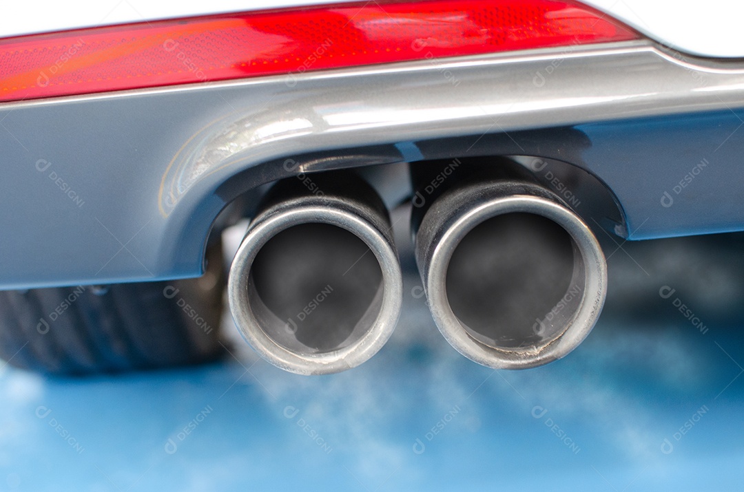 Tubo de escape do carro close-up