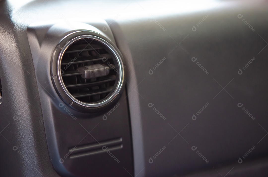 Ar condicionado no carro.