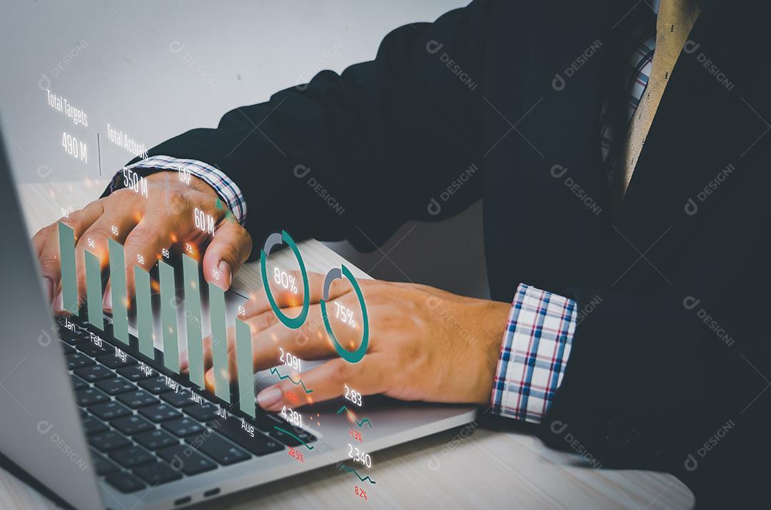 Gráfico de big data com tela virtual de computador portátil em análise econômica e finanças de investimento