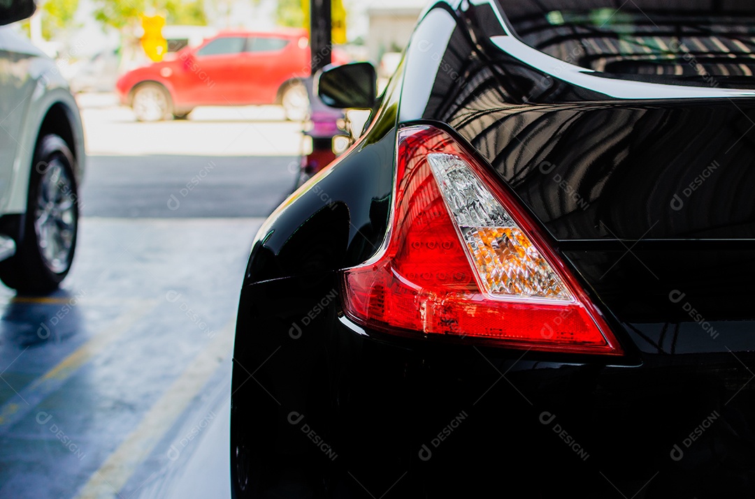 Luzes traseiras de carros de luxo