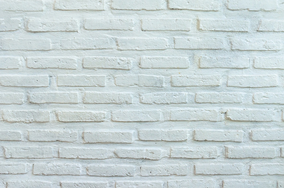 Parede de tijolos brancos sem detalhes