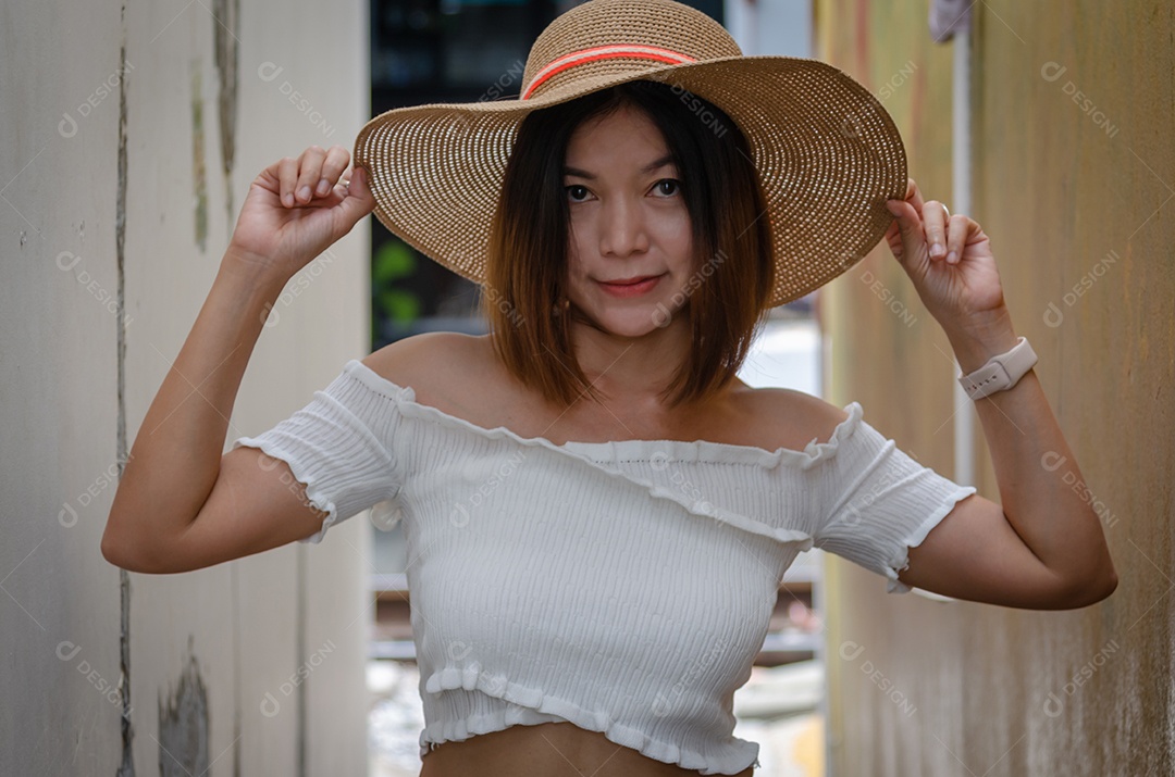 Menina de belos retratos asiáticos Vintage Tom.