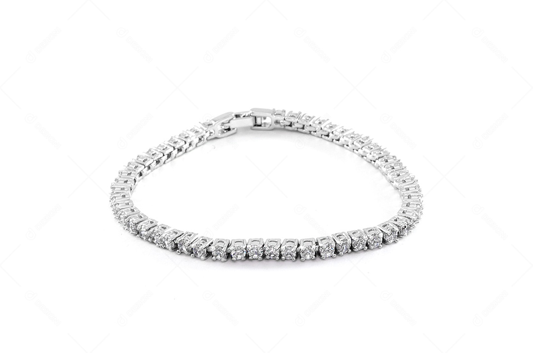 Pulseira de diamante de joias no fundo branco.