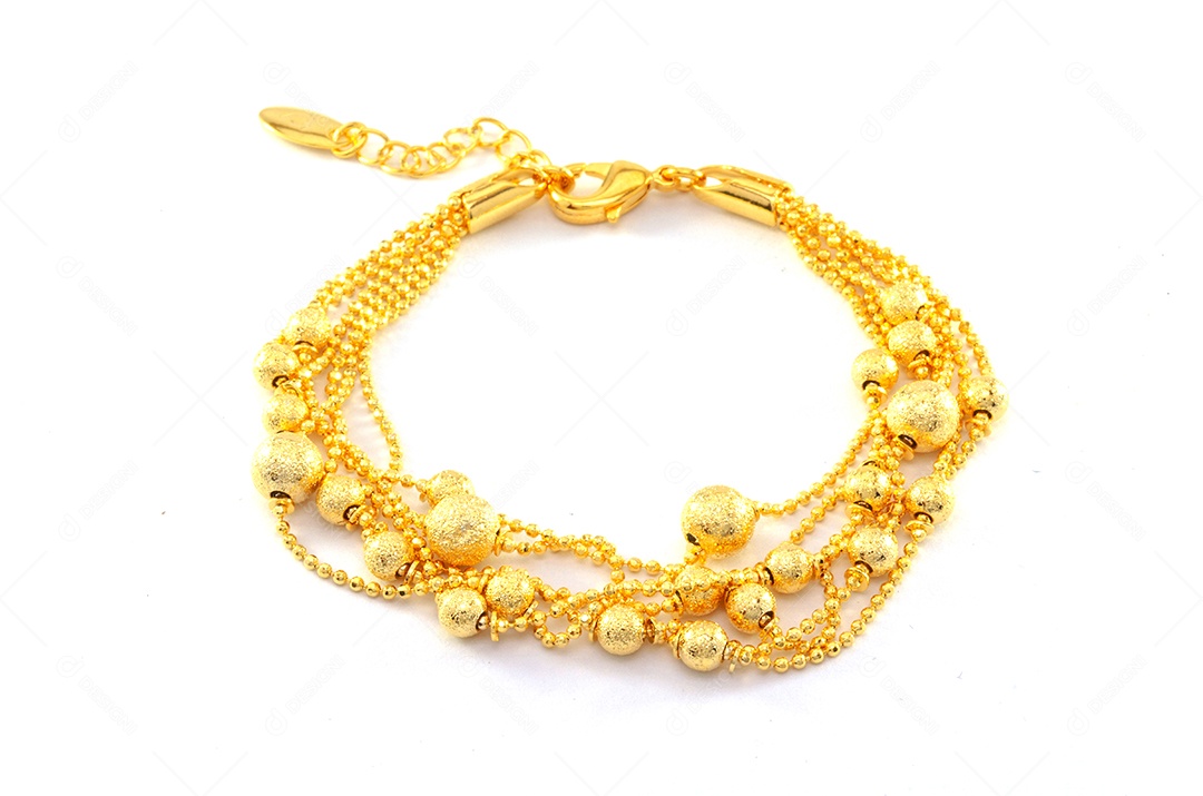 Jóias de pulseira de ouro isoladas no fundo branco.
