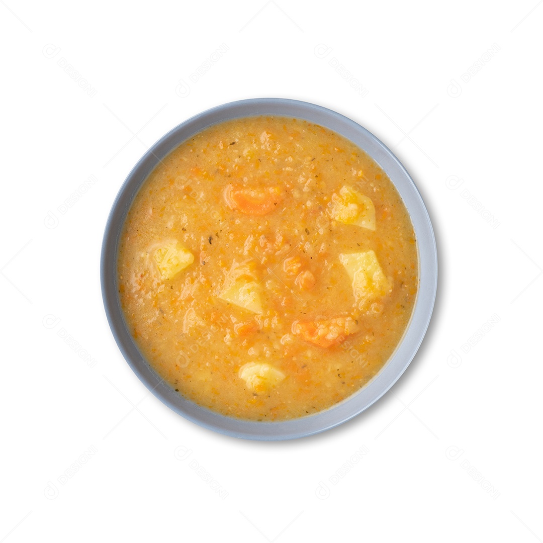Sopa de legumes em uma tigela isolada sobre fundo branco.