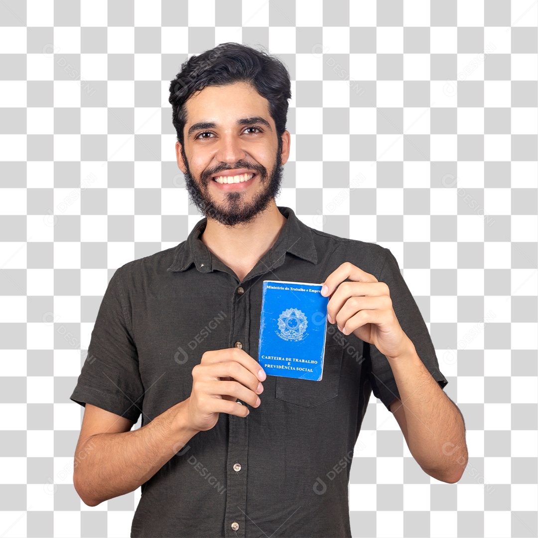 Jovem rapaz de camiseta cinza segurando sua carteira de trabalho