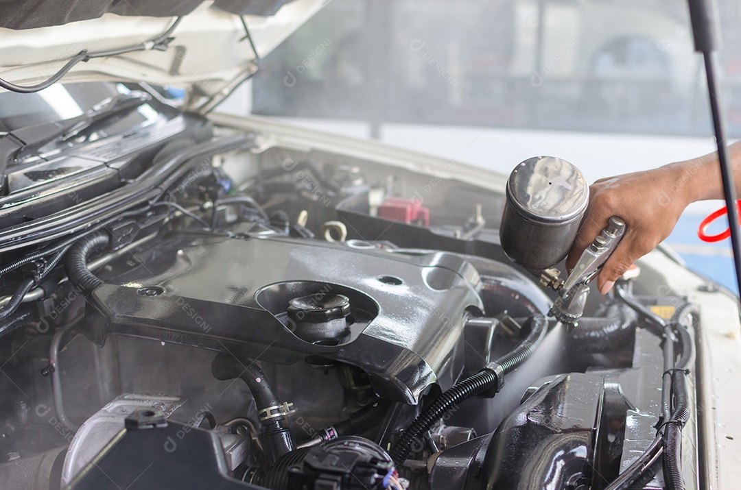 Motor de manutenção do carro e carros mais limpos.